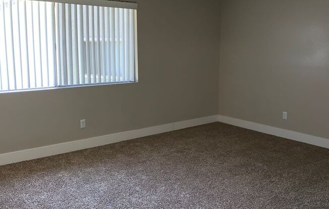 2 beds, 1 bath, 896 sqft, $2,050, Unit 108