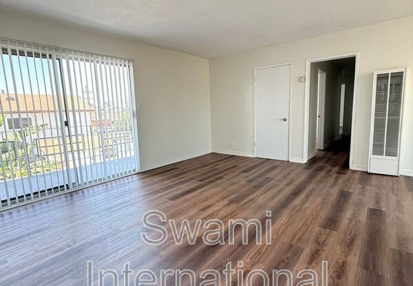 836 W 79 ST