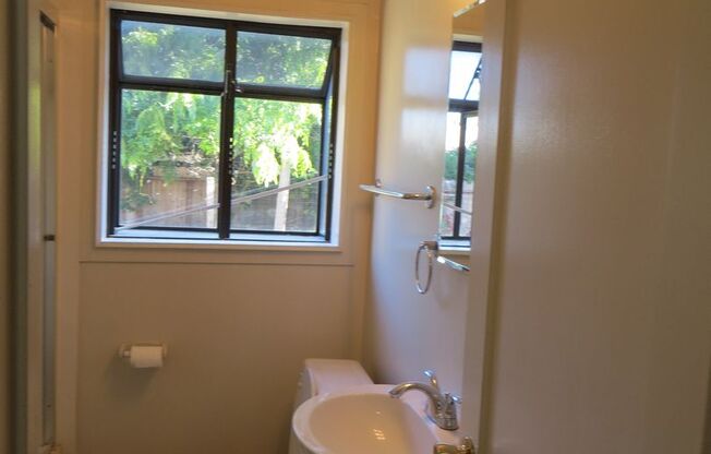 2 beds, 1 bath, $2,850