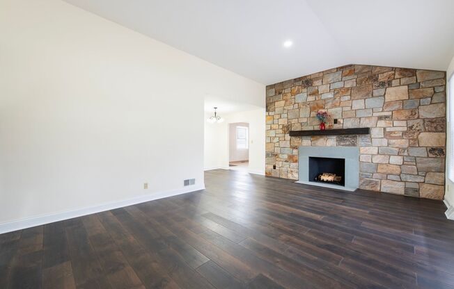 Available Now, A Beautiful 3B/1B Rancher In West Chester!