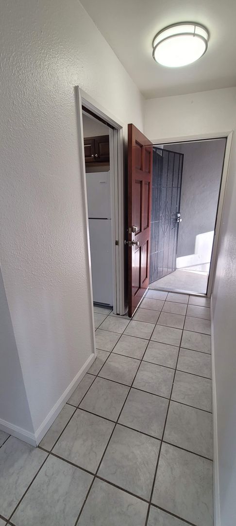 2 beds, 2 baths, 850 sqft, $2,895, Unit 31