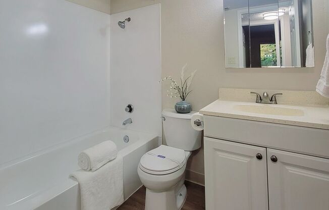 2 beds, 1 bath, $1,675, Unit 490108