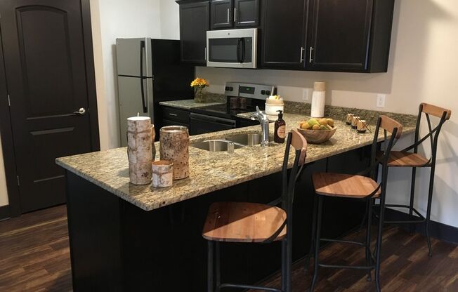 2 beds, 2 baths, 1,048 sqft, $1,650, Unit 4501-101