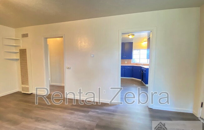 1246 W 19 ST