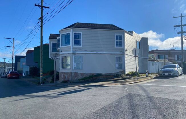 Inlaw Studio Apartment with Parking (ingleside / SFSU / CCSF)