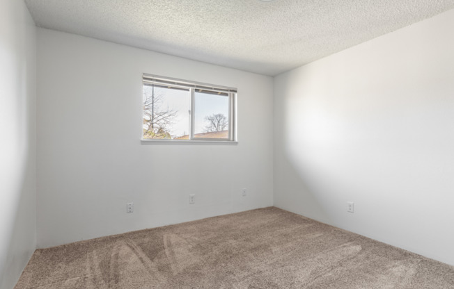 2 beds, 1 bath, 745 sqft, $1,685