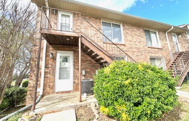 ONE BEDROOM/ONE BATH - SOUTH HUNTSVILLE LOCATION!