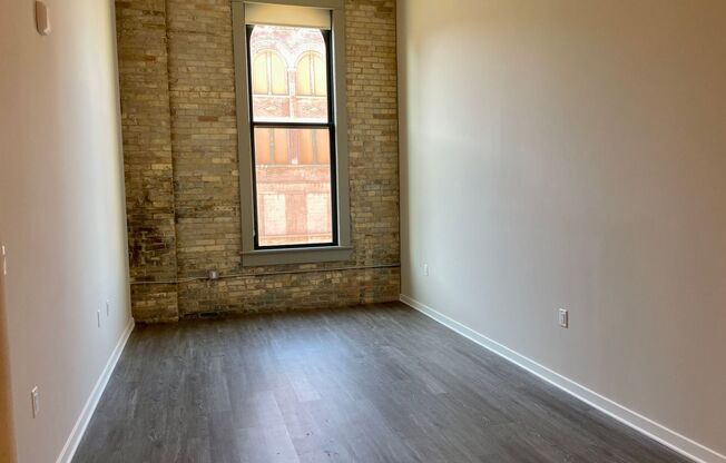 1 bed, 1 bath, 730 sqft, $1,595, Unit Cream City Lofts-506