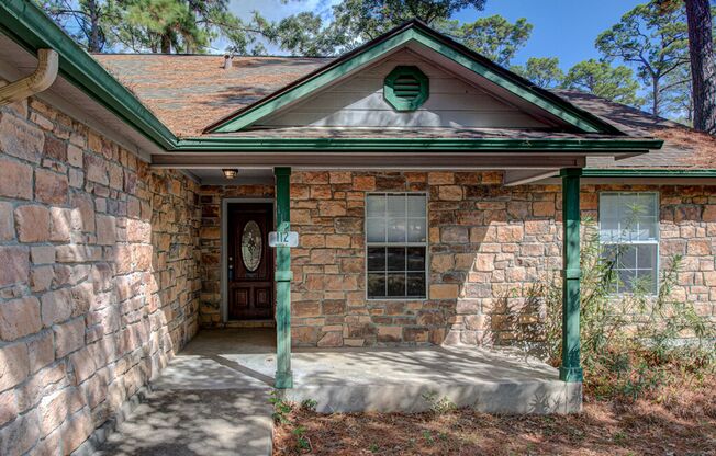 Charming Single-Story Home in Tahitian Village, Bastrop