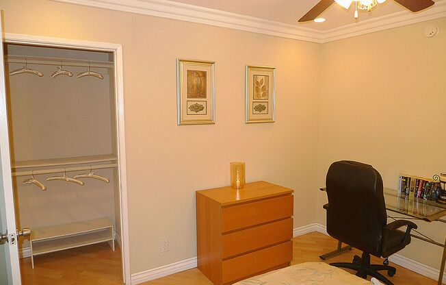 2 beds, 2 baths, 910 sqft, $2,595, Unit 410