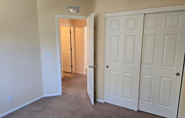 3 beds, 2.5 baths, $1,730