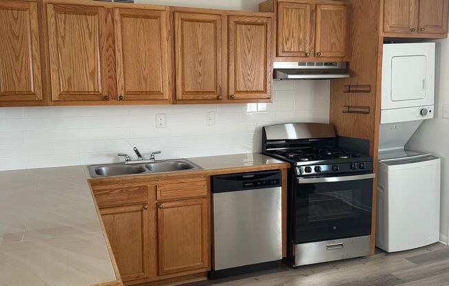 Beautifully renovated LARGE 2 bedroom 1 bath apartment located in Morningside Neighborhood! FREE MONTH RENT PROMO!