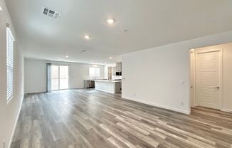 5 beds, 3 baths, $2,795