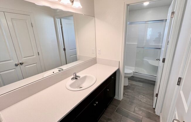 $2,200 Alluvial & Fowler, 3 Beds - Chennault Ln, Clovis - Gated HOA Community!