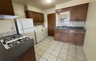 2 beds, 1 bath, $1,050, Unit 479 W Spruce