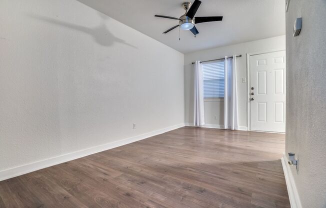 1 bed, 1 bath, $900, Unit 212