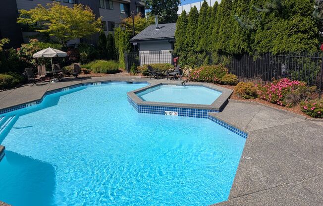 AIR-CONDITIONED 2 Bedroom Condo in Northgate