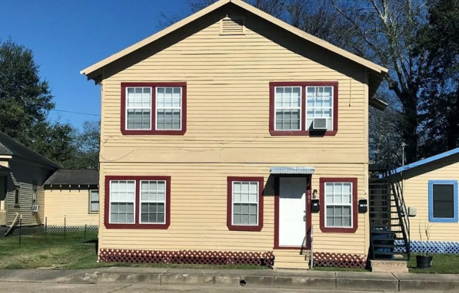 505 1/2 E MAIN ST