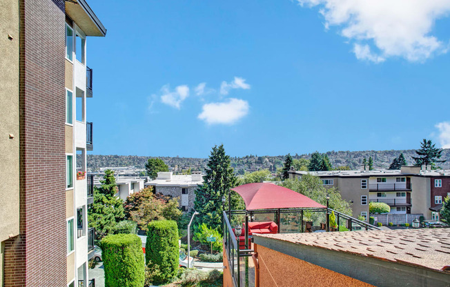 Overlook at Magnolia Exterior Apartments in Seattle, WA