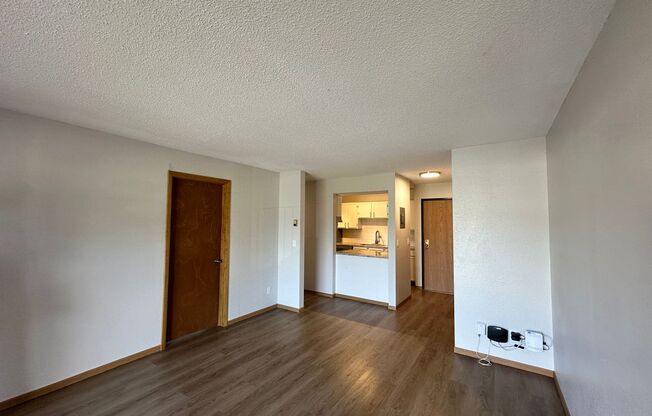 2 beds, 1 bath, 1,100 sqft, $1,495, Unit 44-201