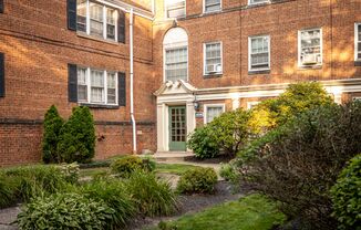 North Moreland Courts Apartments