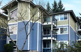 Remodeled 2 Bedroom Condo in a Convenient Redmond Location!