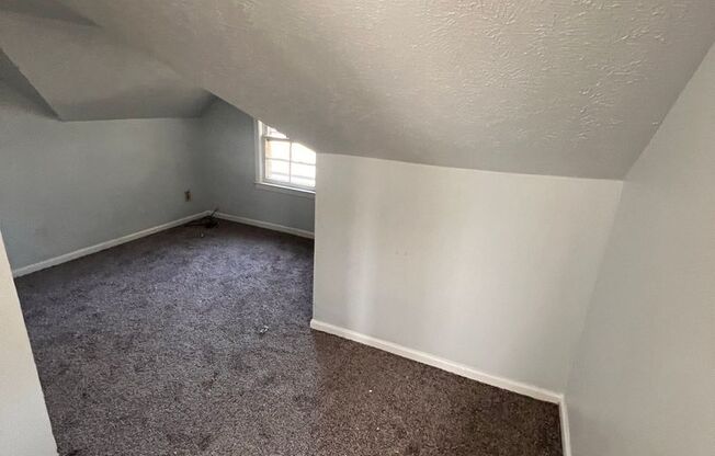 4 beds, 1 bath, $2,040