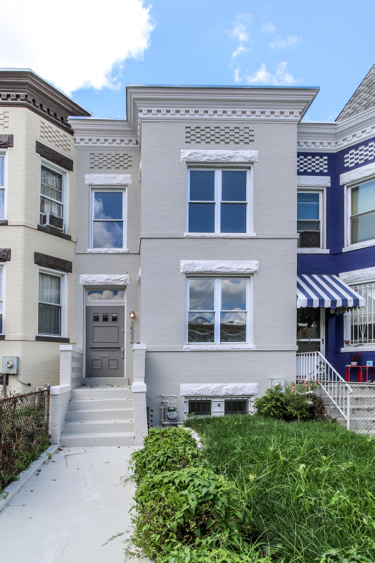 Renovated Columbia Heights 4BD Rowhome with 2 parking spaces!!