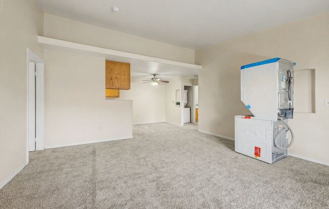 *2 WEEKS FREE RENT FOR QUALIFIED APPLICANTS WITH IMMEDIATE MOVE IN!!**MANZANITA CONDO!