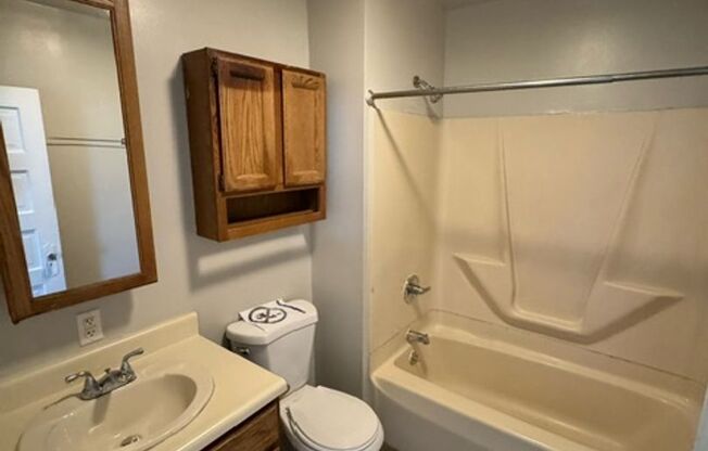 1 bed, 1 bath, $785, Unit 1