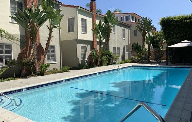 Lindbrook Manor Apartments Pool