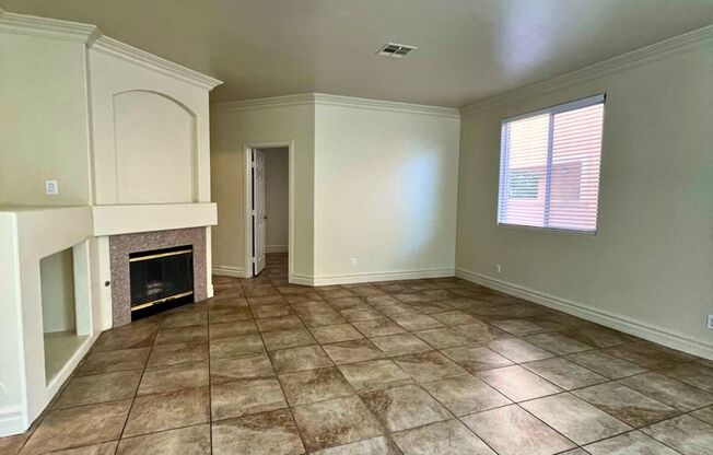 MOVE-IN READY 3BR/3BA SINGLE FAMILY HOME IN LAS VEGAS