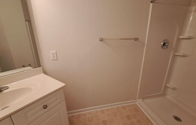 205 SIR WILLIAM LN