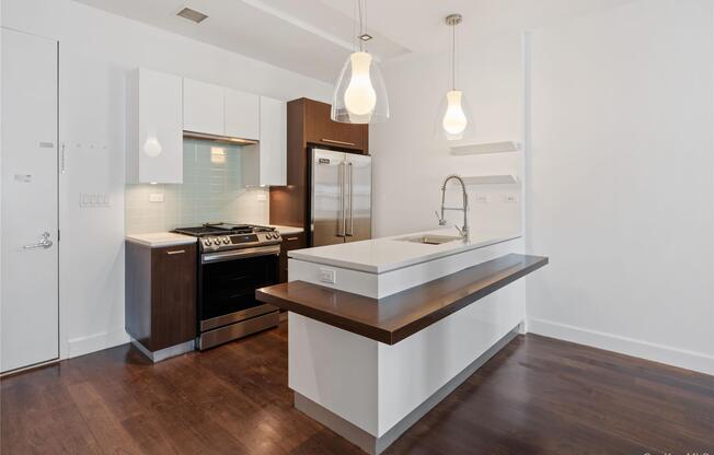 1 bed, 1 bath, $4,750, Unit 419