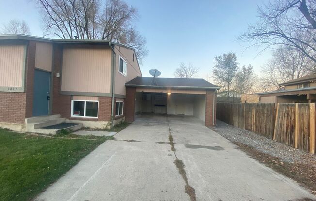 3 beds, 1.5 baths, 1,325 sqft, $2,025, Unit 1817