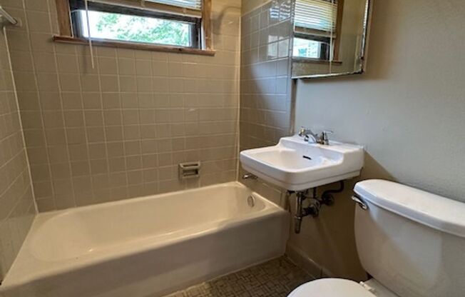 3827 N HUMBOLDT BLVD