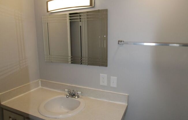 2 beds, 1 bath, 875 sqft, $1,075, Unit 10719-9