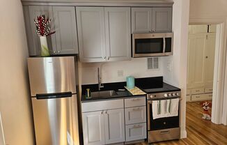 Studio, 1 bath, 337 sqft, $1,249, Unit 29