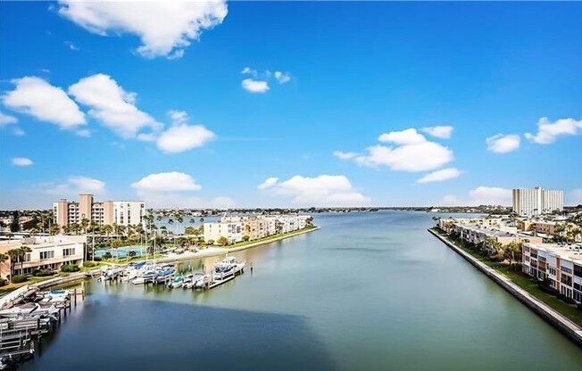 P522 - 7300 Sun Island Drive #702