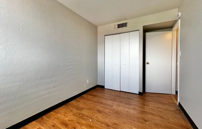 3 beds, 1.5 baths, 850 sqft, $1,395, Unit Unit 11