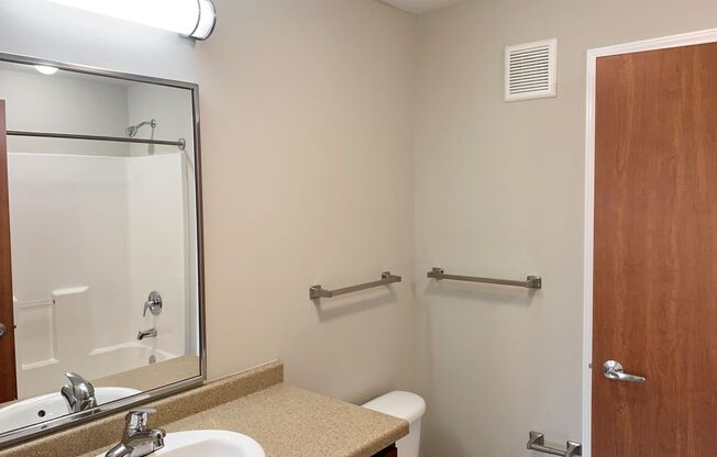 2 beds, 2 baths, 958 sqft, $1,275, Unit 419