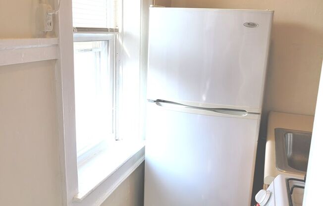 Studio, 1 bath, $775, Unit 305