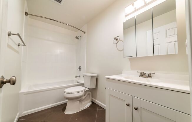 1 bed, 1 bath, 725 sqft, $1,695, Unit 406