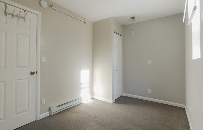 2 beds, 1 bath, 690 sqft, $2,800, Unit 200