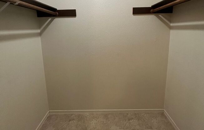 1 bed, 1 bath, 510 sqft, $1,125, Unit 3819 24th Pl NE