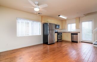 1 bed, 1.5 baths, $2,550, Unit 4