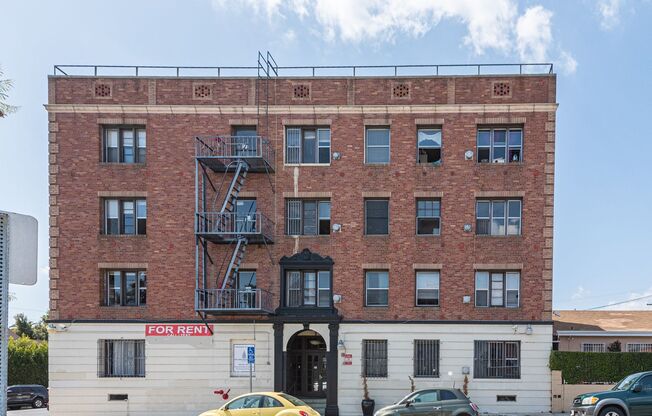 Studio, 1 bath, 400 sqft, $1,550, Unit Unit 109