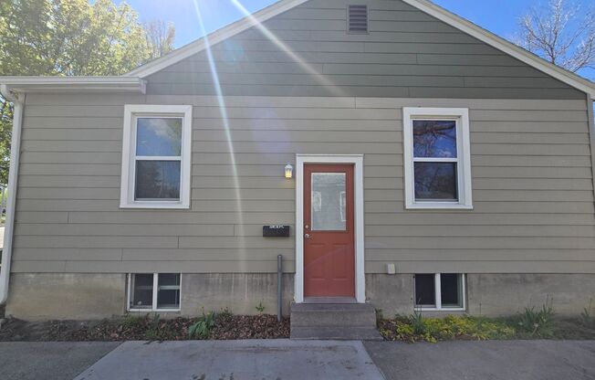 641 &amp; 641 1/2 Broadwater Ave