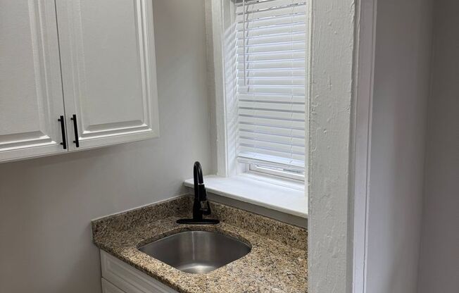 Studio, 1 bath, 300 sqft, $1,195, Unit #209