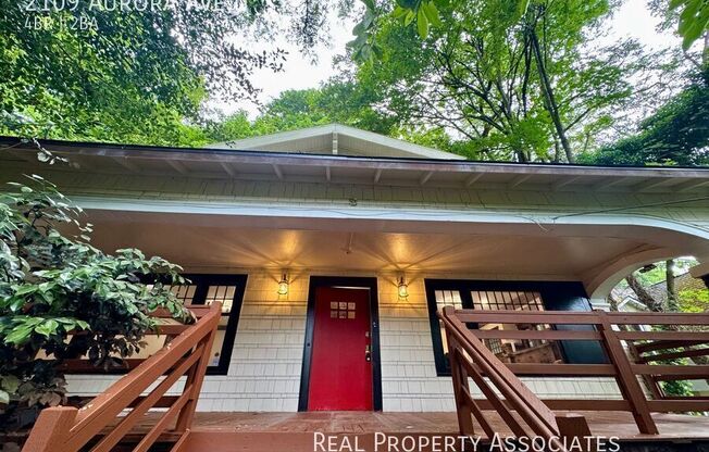 2109 AURORA AVE N